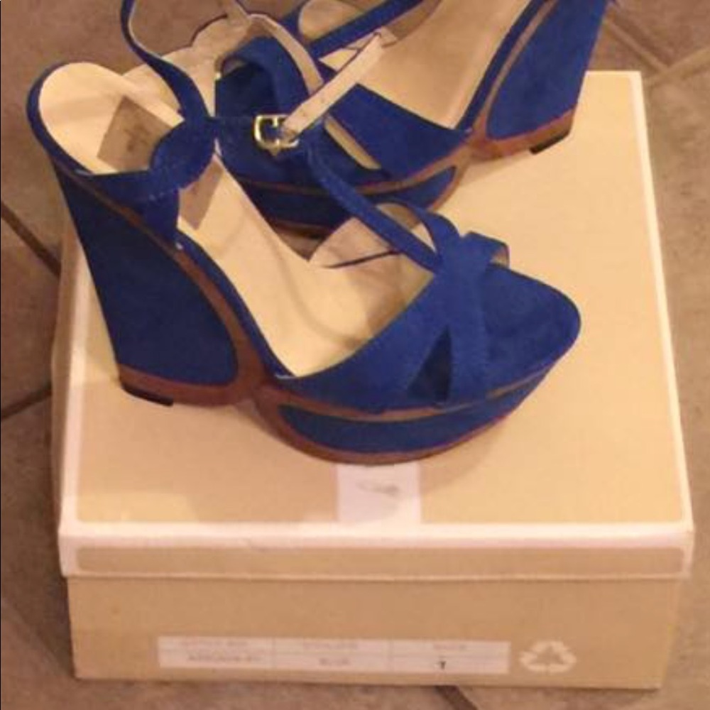 🦋Wedge Heels🦋 - Picture 2 of 6